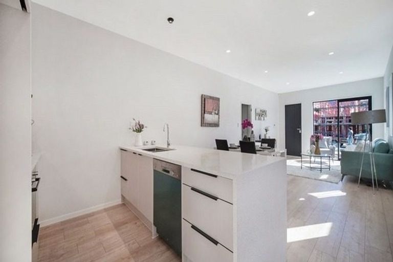 Photo of property in 14 Tetekura Street, Takanini, 2110