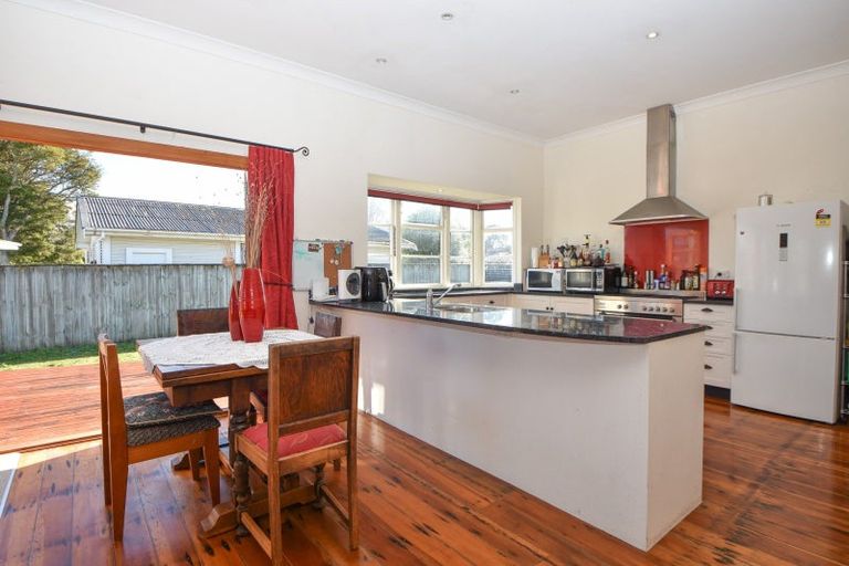 Photo of property in 24 Hilton Road, Carterton, 5713