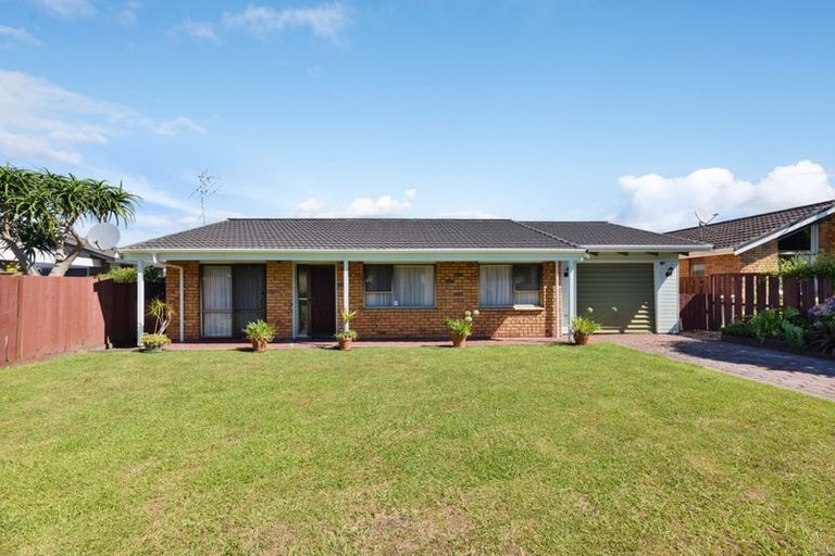 Photo of property in 4 Chablis Place, Henderson, Auckland, 0612
