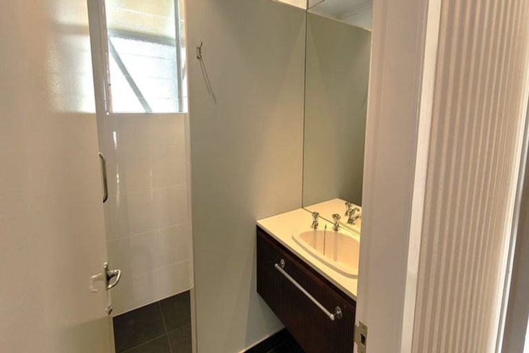 Photo of property in 8 Kitchener Terrace, Moturoa, New Plymouth, 4310