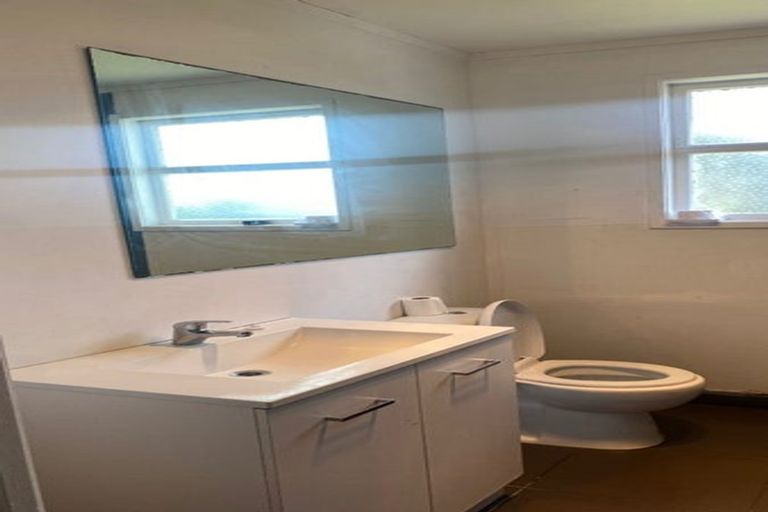 Photo of property in 115 View Road, Sunnyvale, Auckland, 0612