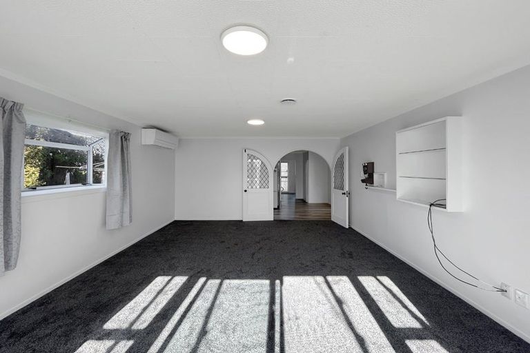 Photo of property in 128 Oteramika Road, Seaward Bush, Invercargill, 9871