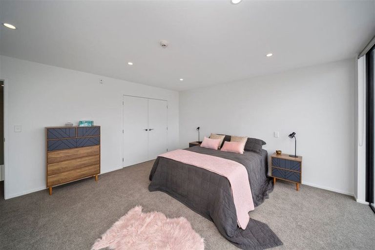 Photo of property in 2/86 Hurlstone Drive, Waiwhakaiho, New Plymouth, 4312