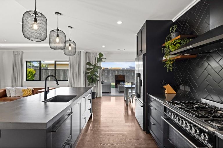 Photo of property in 23 Rich Rise, Havelock North, 4130