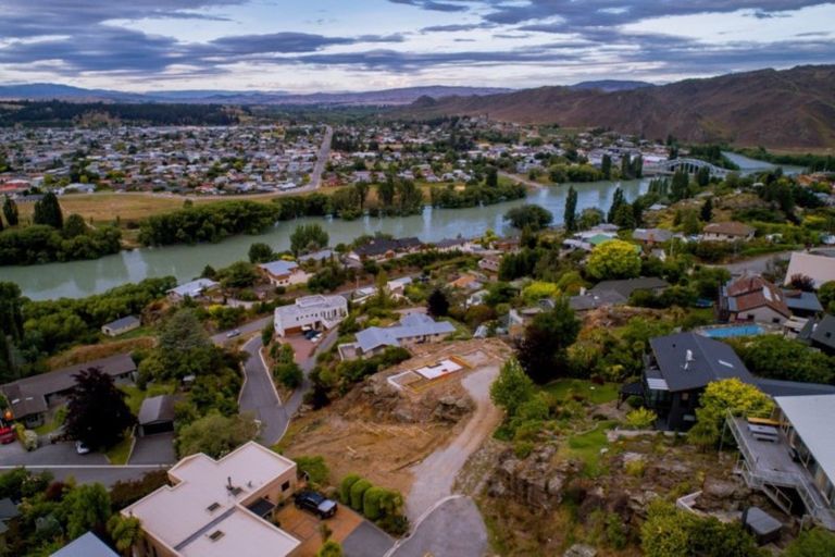 Photo of property in 10 Hawkdun Place, Bridge Hill, Alexandra, 9320