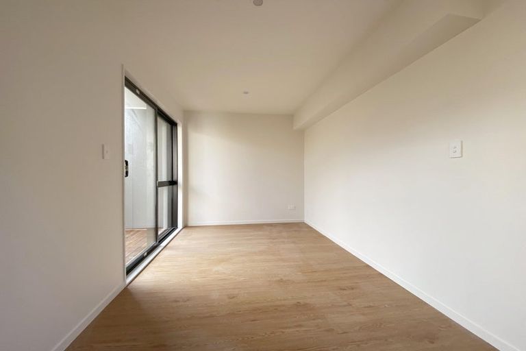 Photo of property in 9/49 Sunnyside Road, Sunnyvale, Auckland, 0612