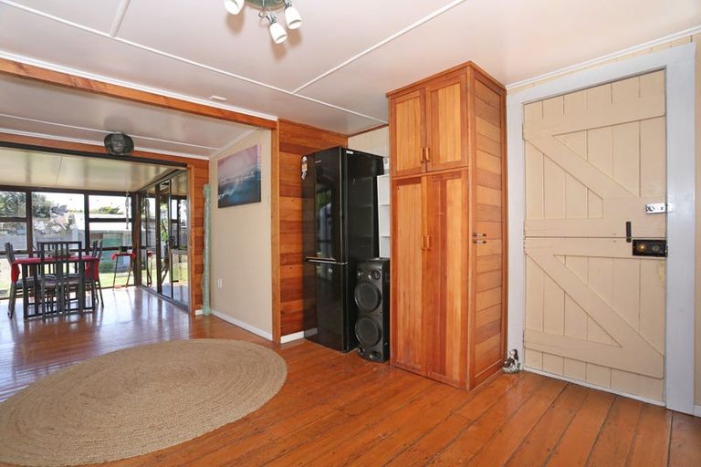 Photo of property in 16 Punga Street, Tangimoana, 4822