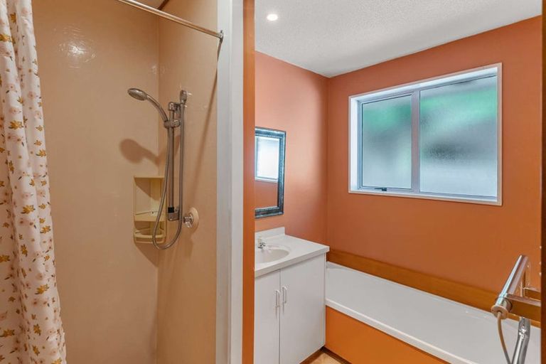 Photo of property in 2/20 Sawyers Arms Road, Northcote, Christchurch, 8052