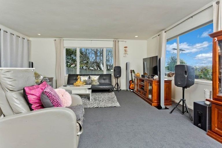 Photo of property in 1/13 Utting Street, Birkdale, Auckland, 0626