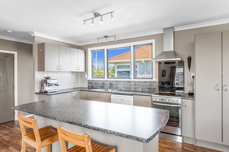 Photo of property in 11 George Street, Levin, 5510