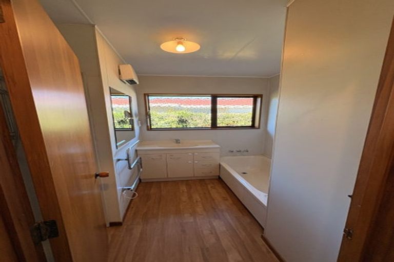 Photo of property in 2/38 Chipping Lane, Redwood, Christchurch, 8051