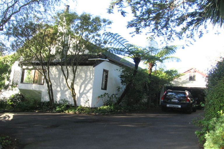 Photo of property in 16 Halswater Drive, Churton Park, Wellington, 6037