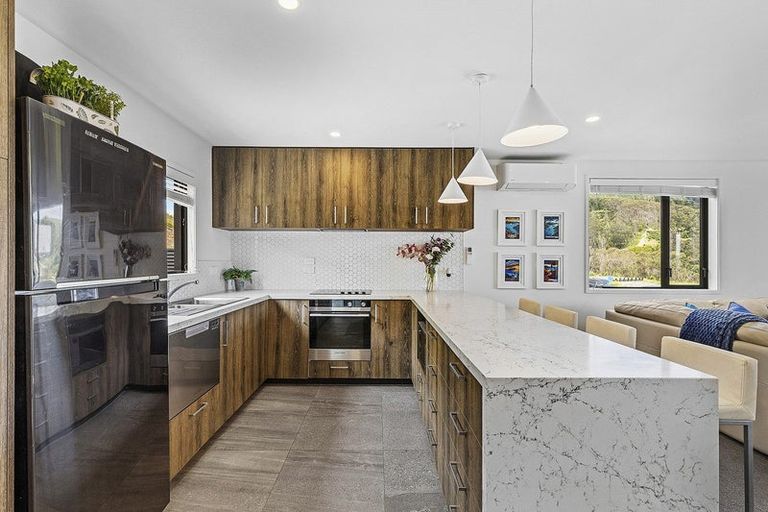 Photo of property in 43 Holystone Road, Whitby, Porirua, 5024