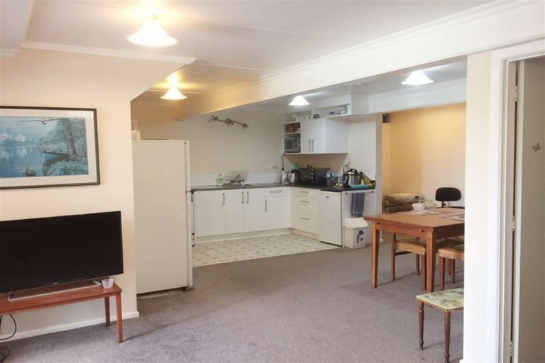 Photo of property in 313 Mangorei Road, Merrilands, New Plymouth, 4312
