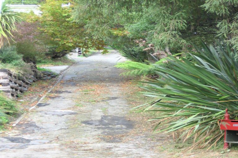 Photo of property in 128 Wyndham Road, Pinehaven, Upper Hutt, 5019