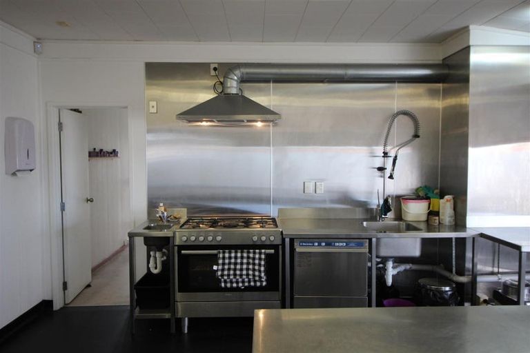 Photo of property in 61 Rimu Street, New Lynn, Auckland, 0600