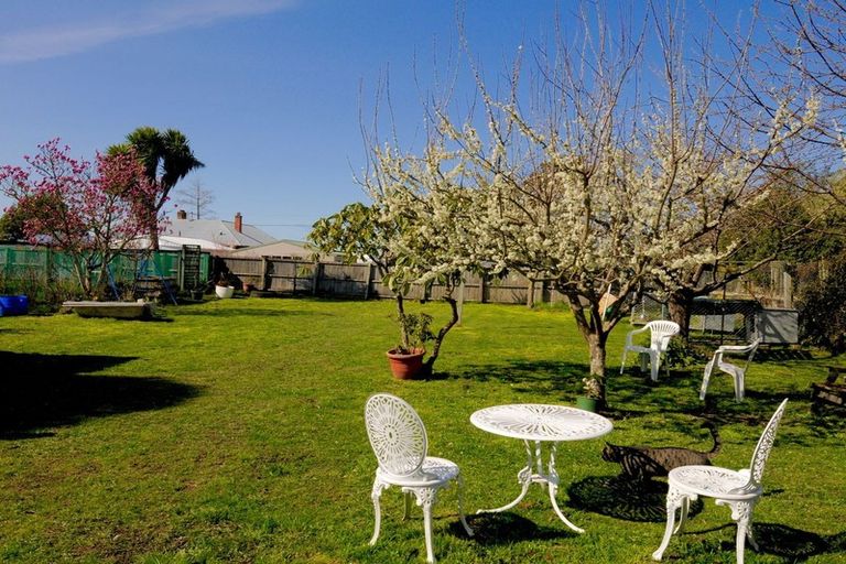 Photo of property in 61 Rhodes Street, Waimate, 7924