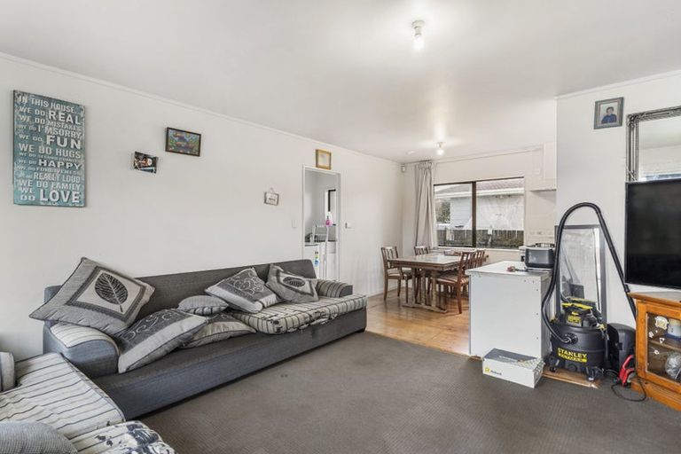 Photo of property in 2/17 Kent Road, Manurewa, Auckland, 2102