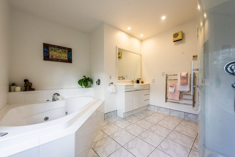 Photo of property in 10 Furlong Crescent, Churton Park, Wellington, 6037