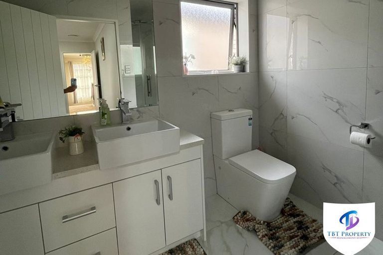 Photo of property in 69 Rosewell Crescent, Flat Bush, Auckland, 2019