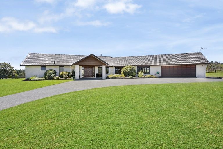 Photo of property in 903 Old North Road, Waimauku, 0882