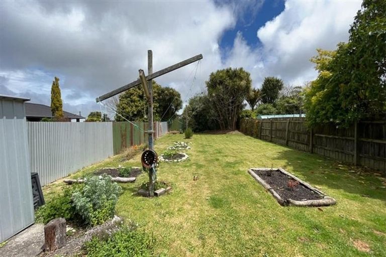 Photo of property in 82-84 Queen Street, Westport, 7825