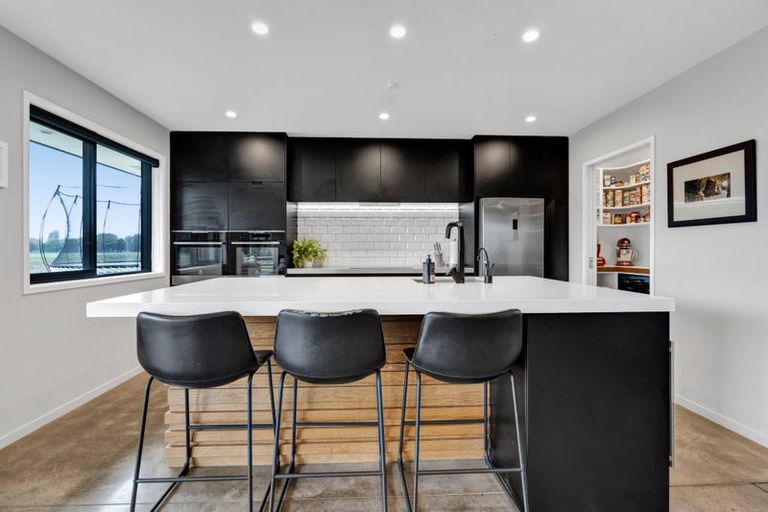 Photo of property in 376 Egmont Road, Hillsborough, New Plymouth, 4372