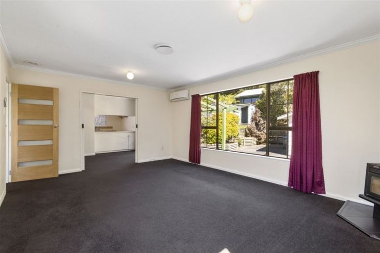 Photo of property in 10 Longitude Place, Whitby, Porirua, 5024