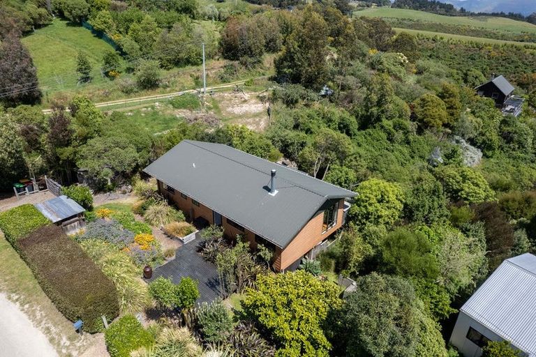 Photo of property in 29 Te Papau Crescent, Diamond Harbour, 8972