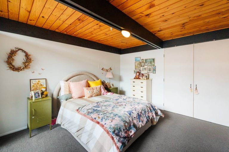 Photo of property in 11 Chilton Grove, Hokowhitu, Palmerston North, 4410