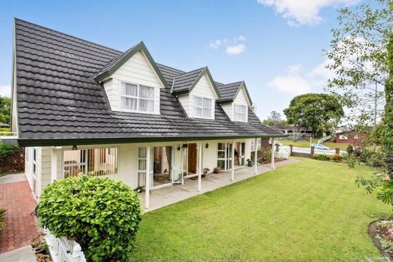 Photo of property in 34 Akoranga Drive, Northcote, Auckland, 0627