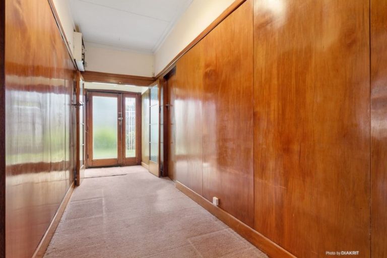 Photo of property in 199 Sutherland Road, Lyall Bay, Wellington, 6022