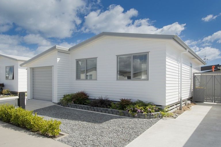 Photo of property in 11 Kamahi Crescent, Papamoa Beach, Papamoa, 3118