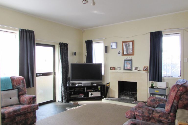 Photo of property in 2/24 Cosgrave Road, Papakura, 2110