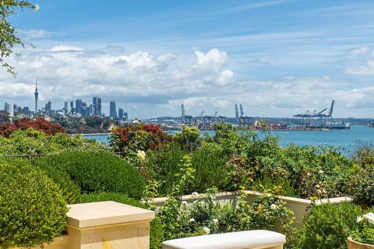 Photo of property in 84 Paritai Drive, Orakei, Auckland, 1071