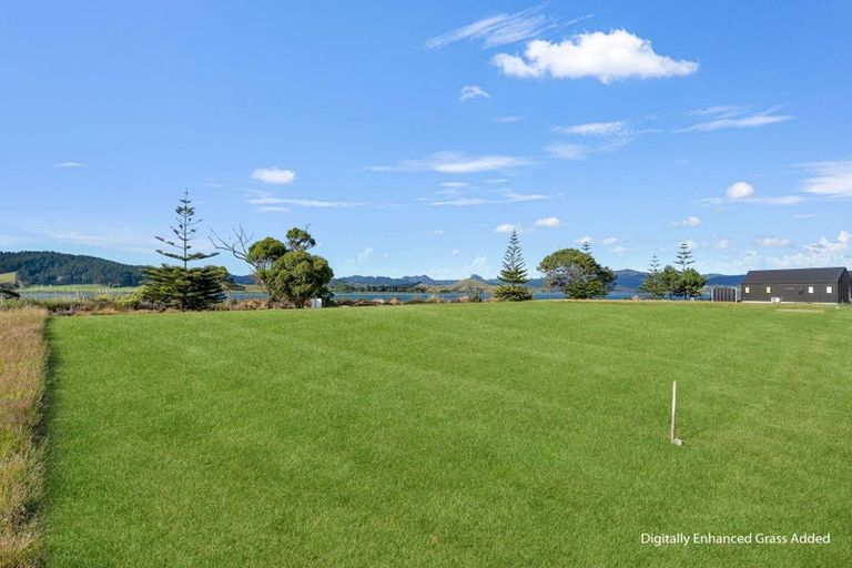 Photo of property in 30 Taniwha Place, Matarangi, 3592