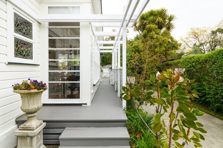 Photo of property in 124 Cook Street, West End, Palmerston North, 4410