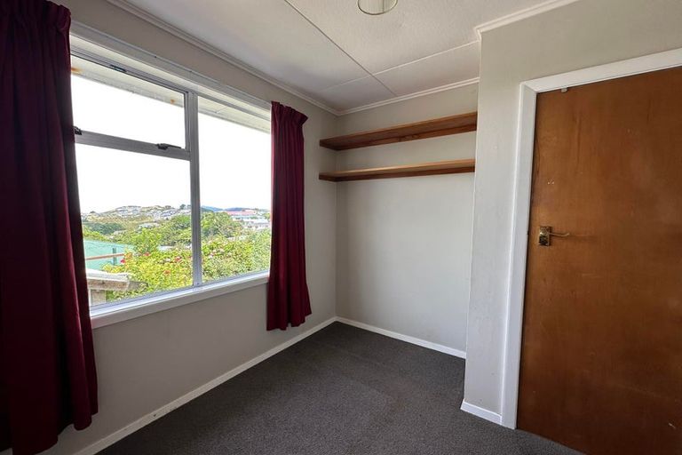 Photo of property in 55 Salford Street, Newlands, Wellington, 6037