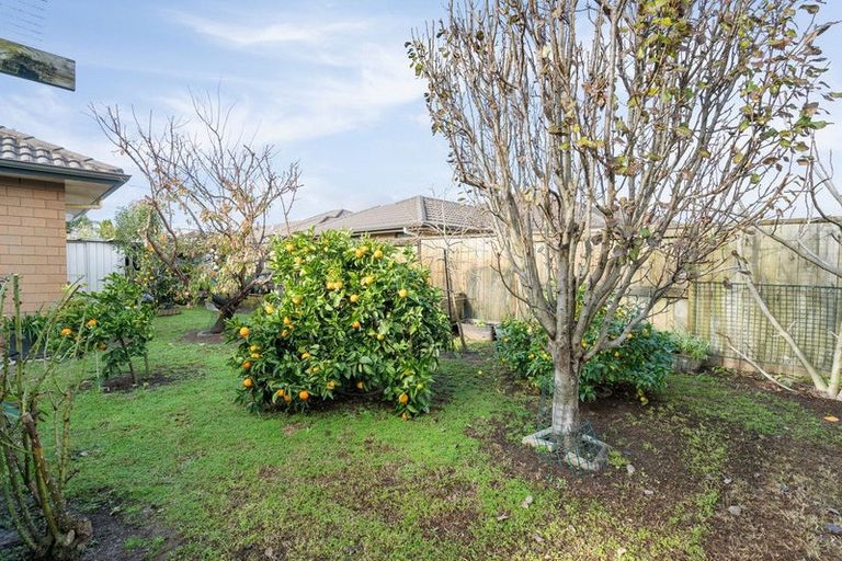 Photo of property in 33 Carrington Drive, Papamoa Beach, Papamoa, 3118