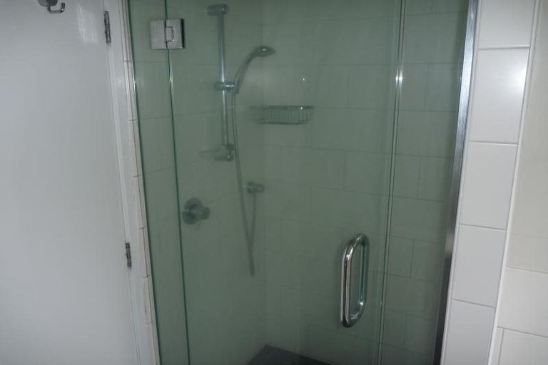 Photo of property in 34 Pemberton Avenue, Bayview, Auckland, 0629