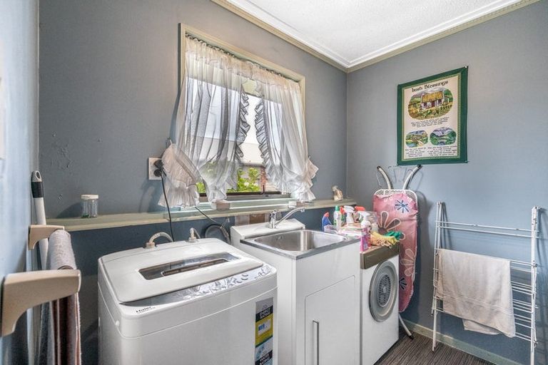 Photo of property in 2 Calder Place, Winton, 9720