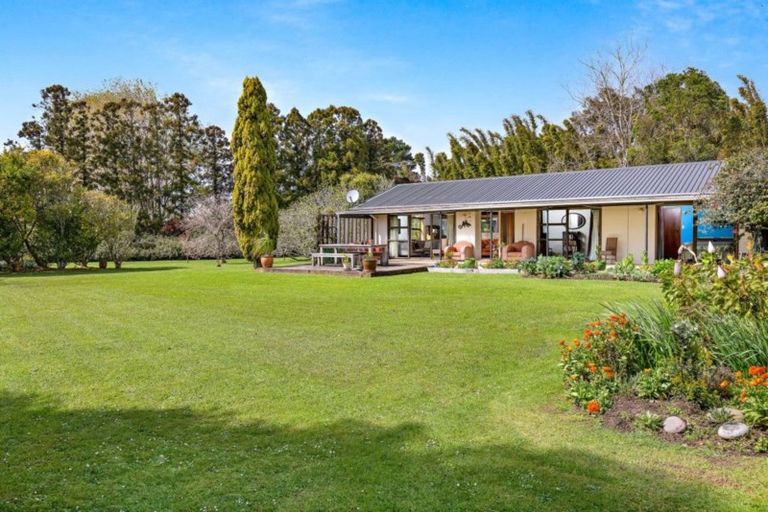 Photo of property in 28 Karaka Road, Whenuapai, Auckland, 0618