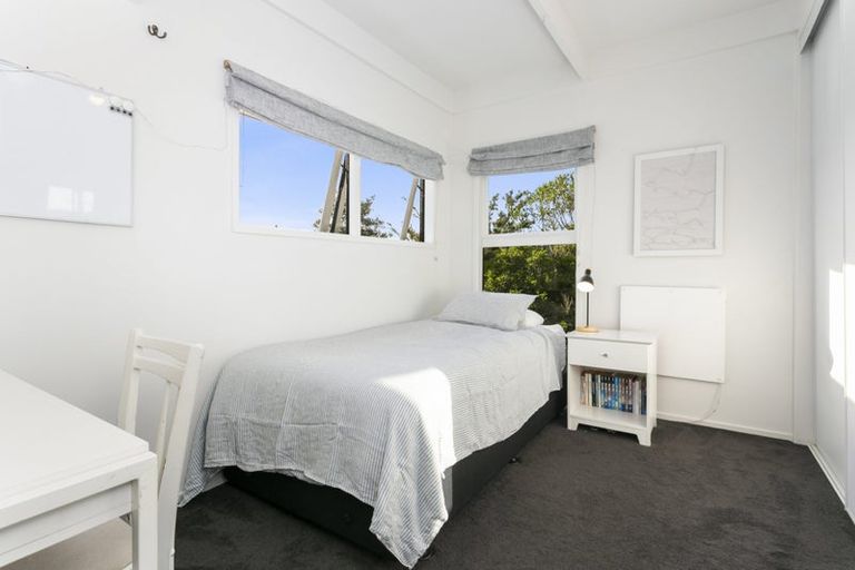 Photo of property in 6 Victory Road, Laingholm, Auckland, 0604