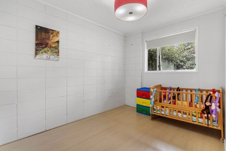 Photo of property in 3/1 Cockayne Crescent, Sunnynook, Auckland, 0620