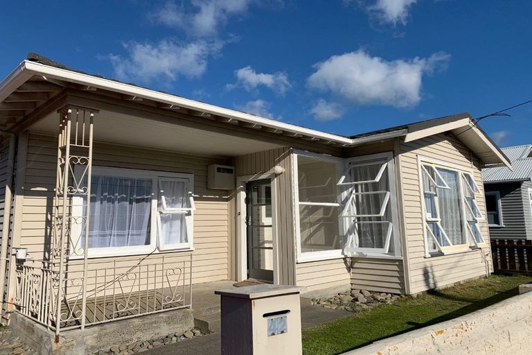 Photo of property in 42 Strathavon Road, Miramar, Wellington, 6022