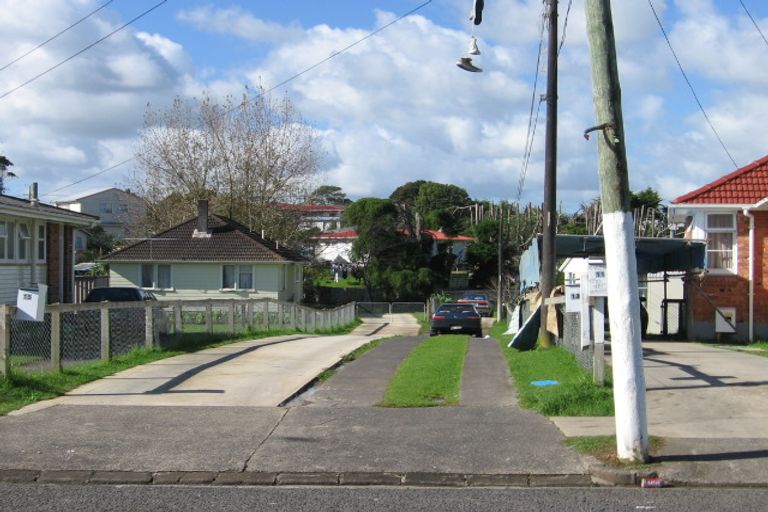 Photo of property in 17 Guthrey Place, Otara, Auckland, 2023