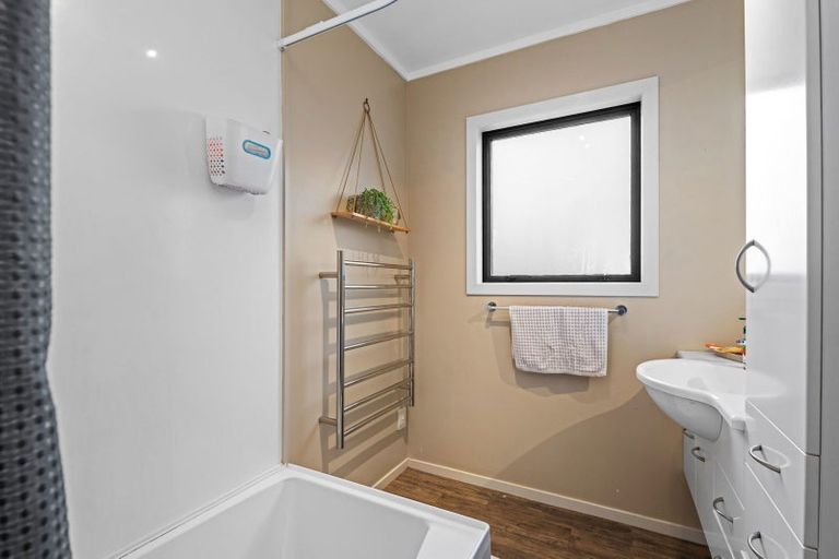 Photo of property in 25 Dickens Street, Owhata, Rotorua, 3010