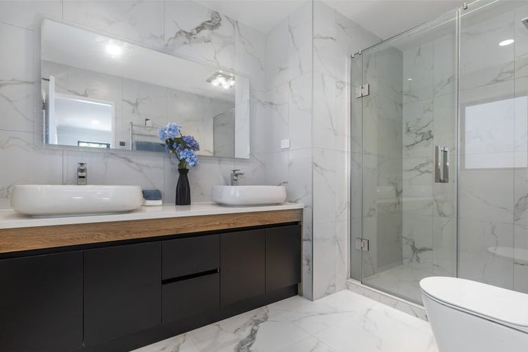 Photo of property in 2a Hughs Way, Flat Bush, Auckland, 2019