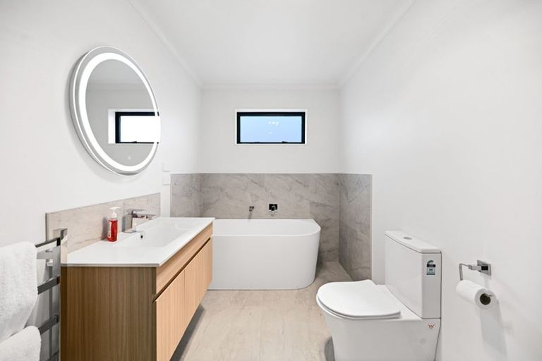 Photo of property in 1 Oku Close, Hillcrest, Hamilton, 3216