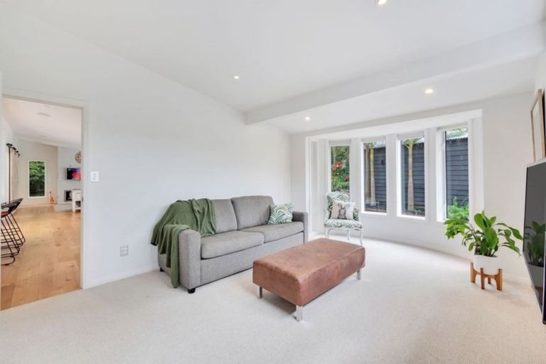 Photo of property in 9 Cloverly Crescent, Campbells Bay, Auckland, 0630
